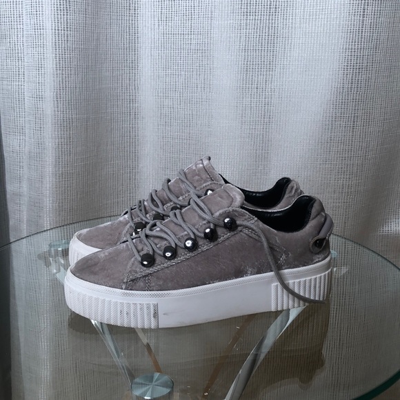 Kendall and Kylie shoes - Picture 2 of 5